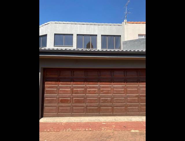 4 BEDROOM HOUSE FOR SALE IN BRYANSTON